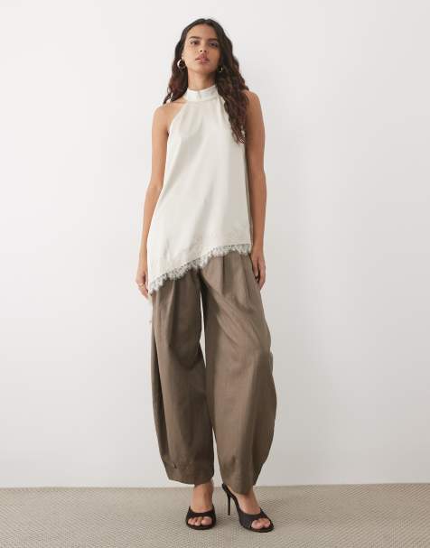 JDY halternek asymmetrische satijnen top met kanten rand in crème - view 1