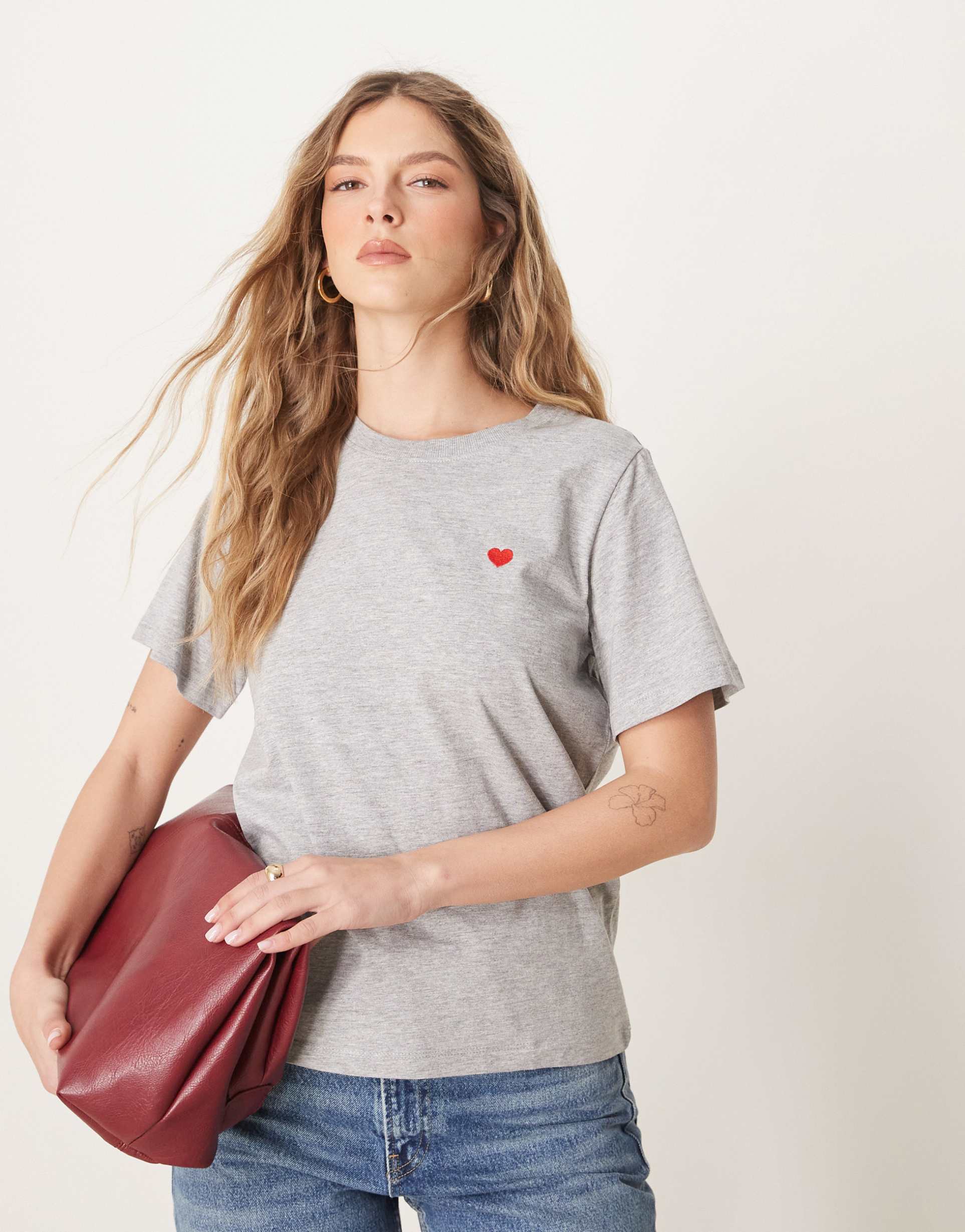 jdy heart print t-shirt in light gray