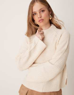JDY JDY high neck jumper with side slit in cream-White
