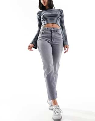 high rise straight cropped jeans in light gray