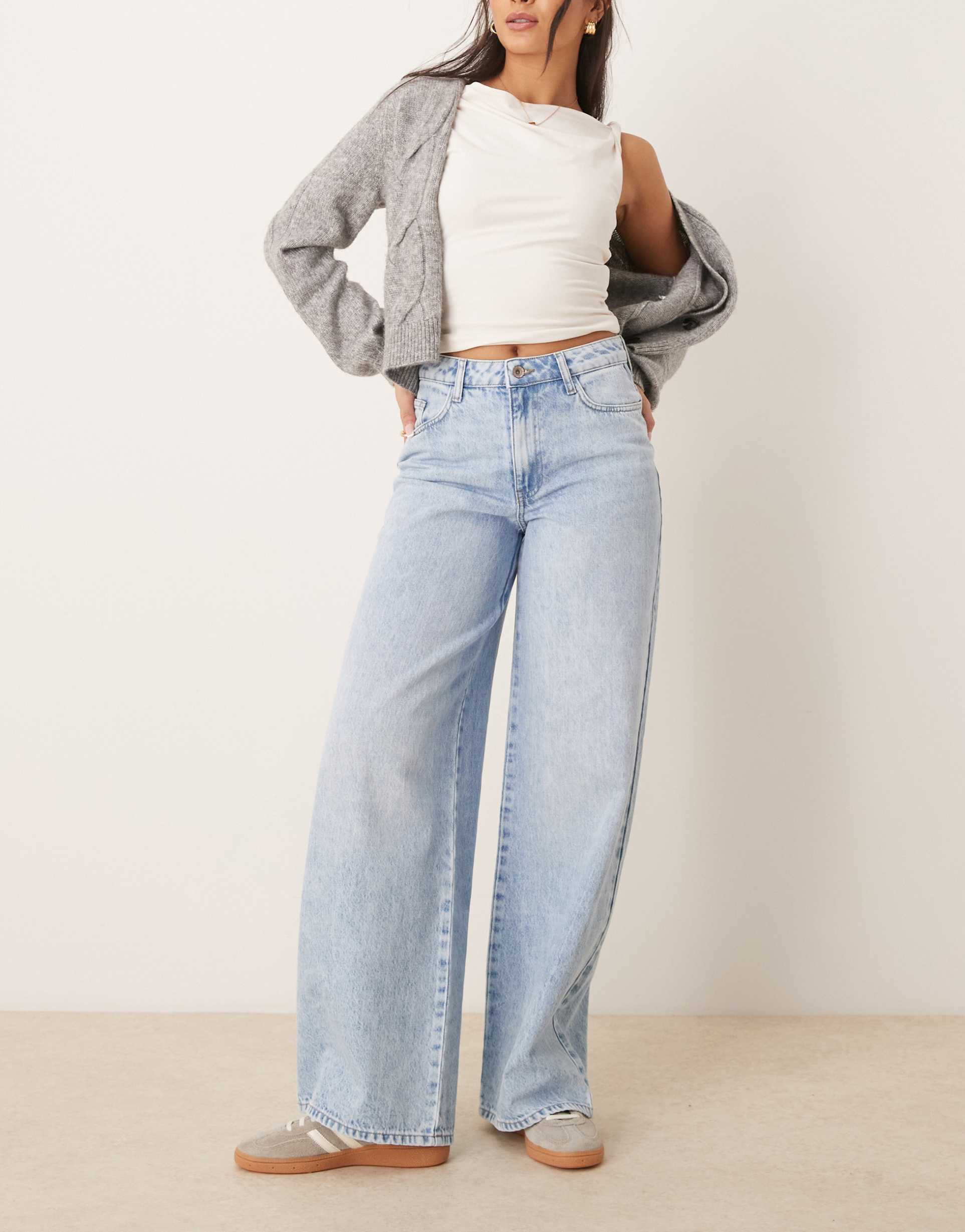 jdy high waisted wide leg jeans in light blue wash