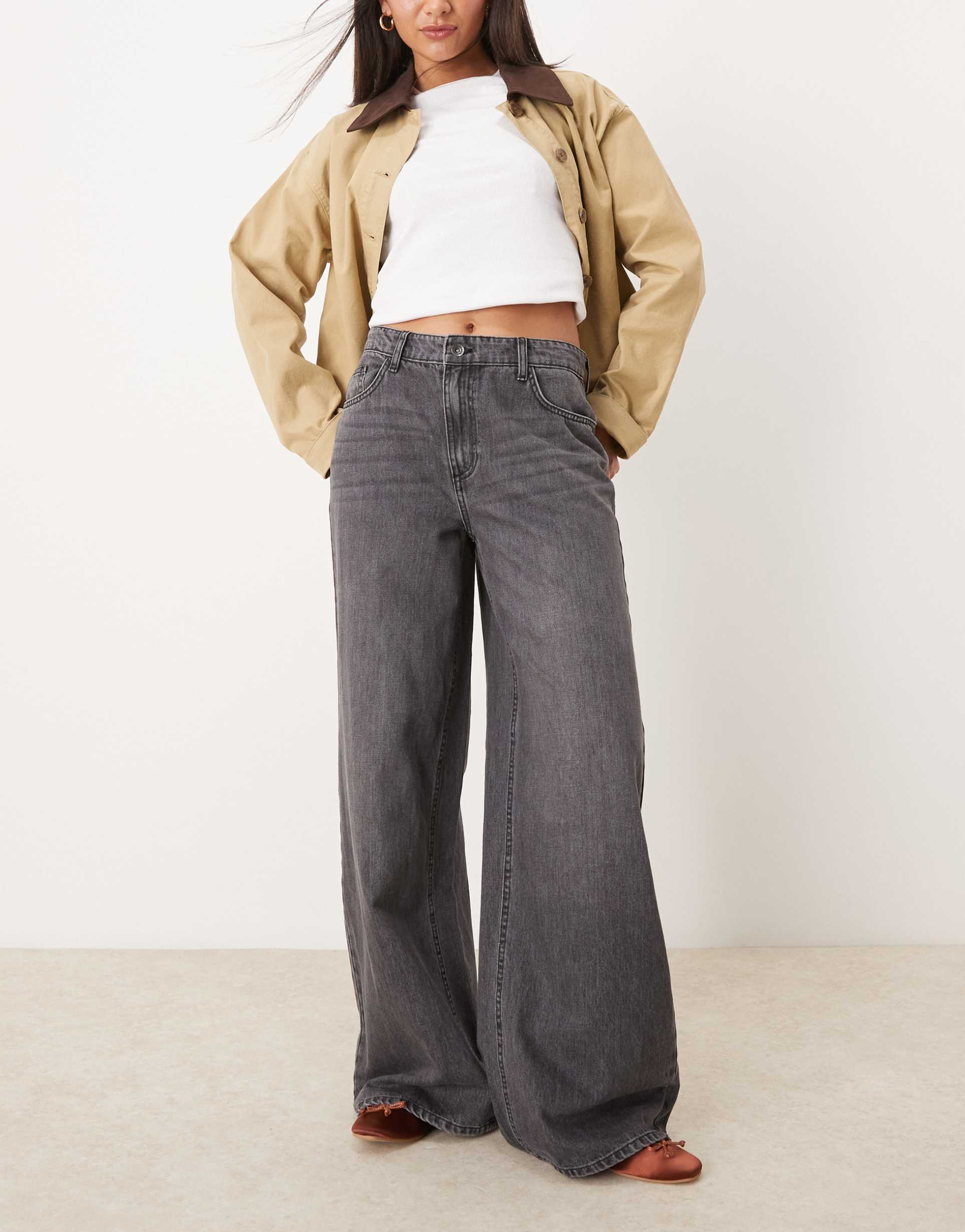 jdy high waisted wide leg jeans in washed gray