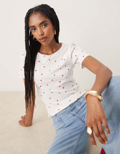 JDY - Hvid ribstrikket T-shirt med rødt gennemgående hjerteprint - view 1