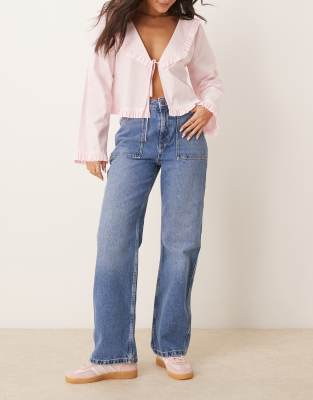 JDY - Jeans in Mittelblau mit weitem Schnitt und hohem Bund