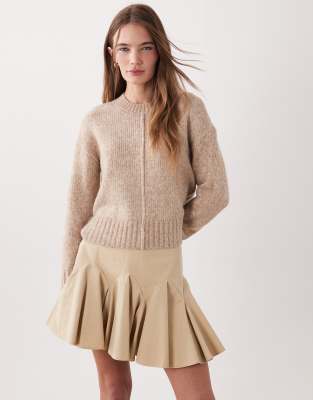 JDY - Kastiger Strickpullover in Beige mit Ziernaht und Rundhalsausschnitt-Neutral