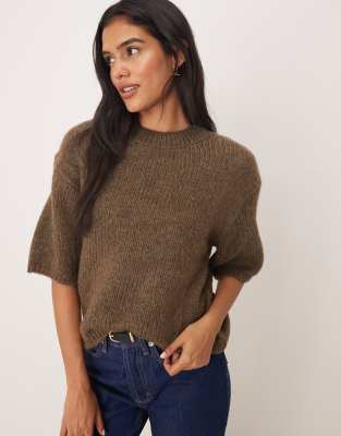 JDY - Kurzärmliger Pullover aus Strick in Hellbraun-Brown