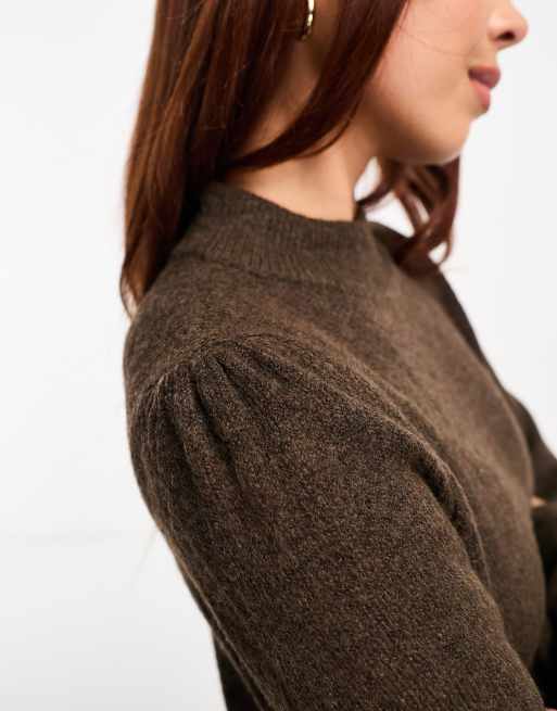 JDY – Kurzes, gestricktes Pulloverkleid in Schokobraun mit Puffärmeln , 3 von 4