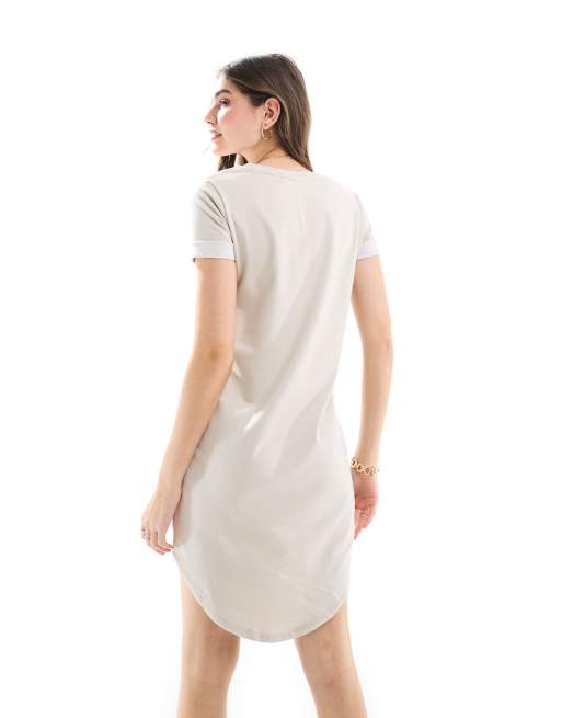 JDY – Kurzes T-Shirt-Kleid in Steinbeige, 4 von 4
