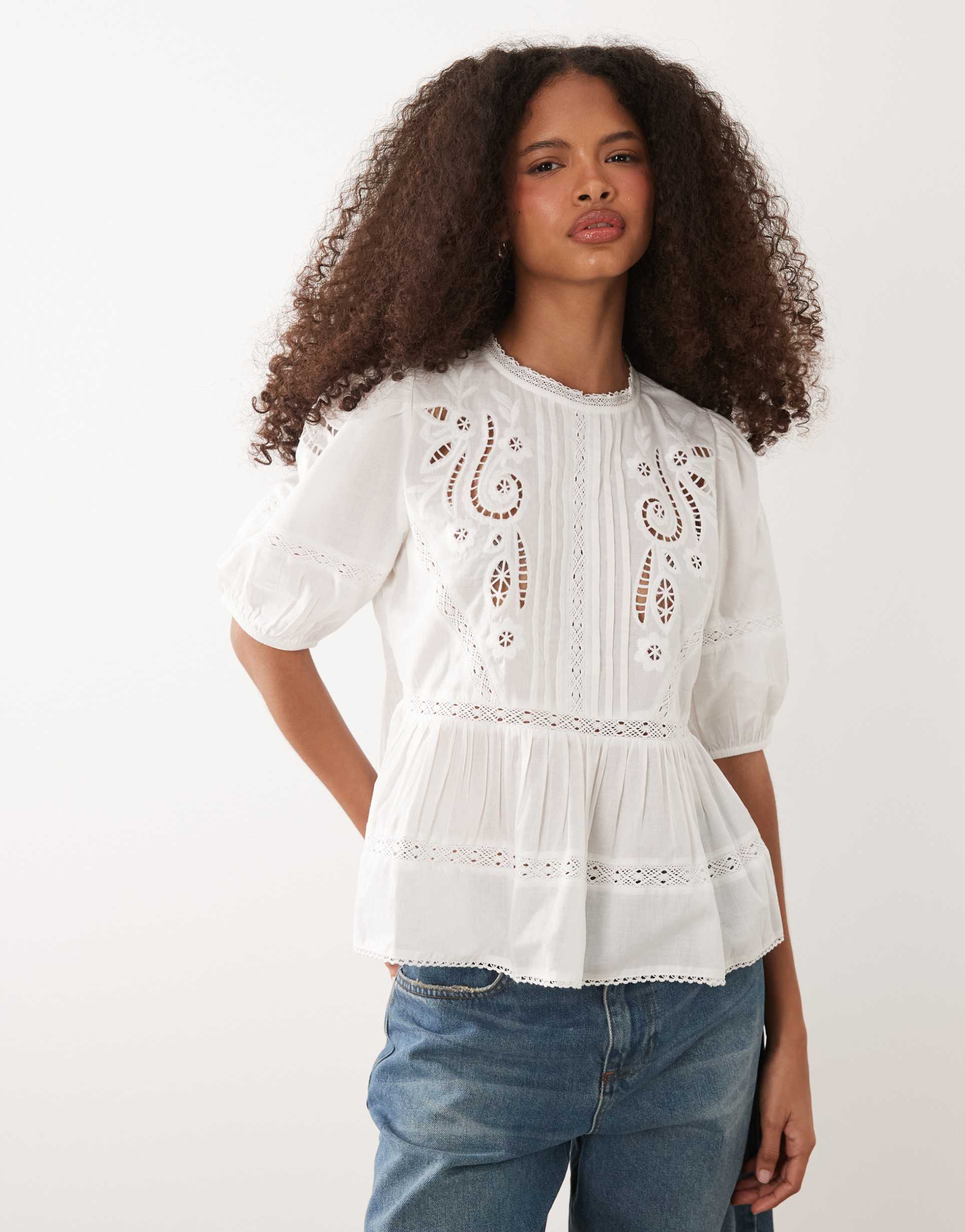 jdy lace details short sleeve blouse in white