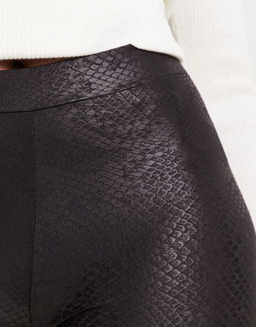 JDY - Legging met slangenleerprint in reliëf in zwart, 3 van 4