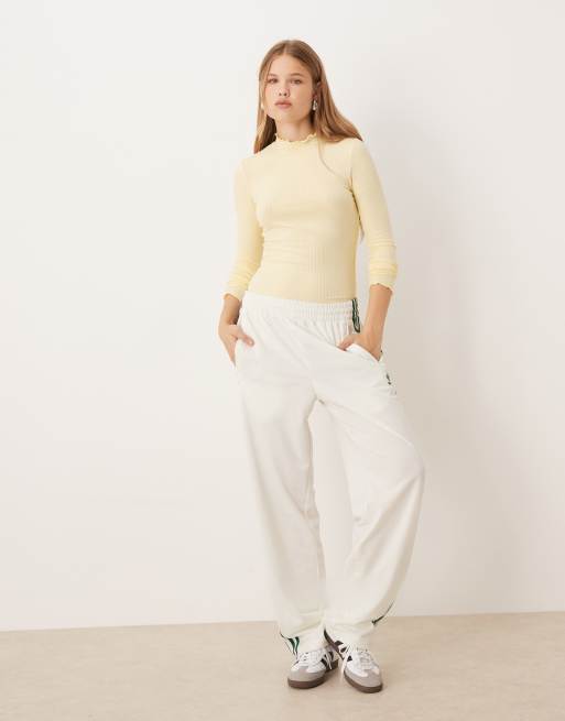 JDY lettuce edge long sleeve top in buttermilk , 3 of 4