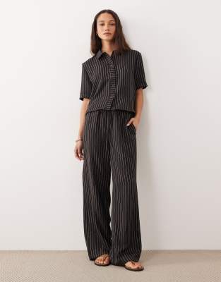 Wide Stripes 4