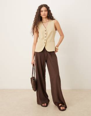 Jdy Longline Textured Vest In Nude