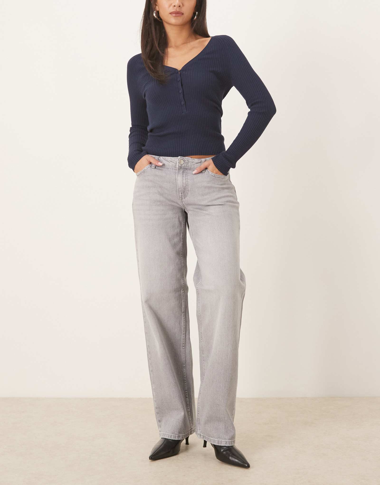 Джинсы прямого кроя JDY с заниженной талией светло-серого цвета