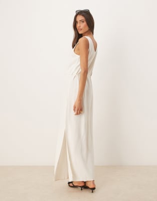 JDY – Maxikleid aus Leinenmix in Weiß mit Bindedetail