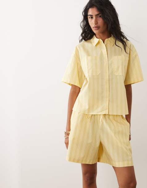JDY mid waist shorts in yellow stripes - part of a set - view 1