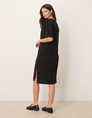 JDY - Midi-T-Shirt-Kleid in Schwarz