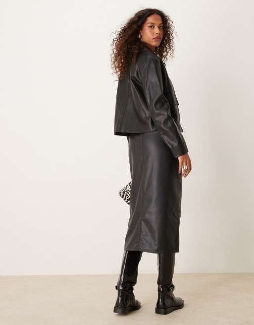 JDY – Midirock aus Kunstleder in Schwarz ASOS