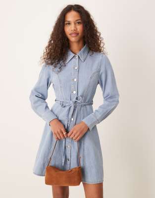 JDY - Mini-Jeanskleid in hellblauer Waschung mit Bindegürtel