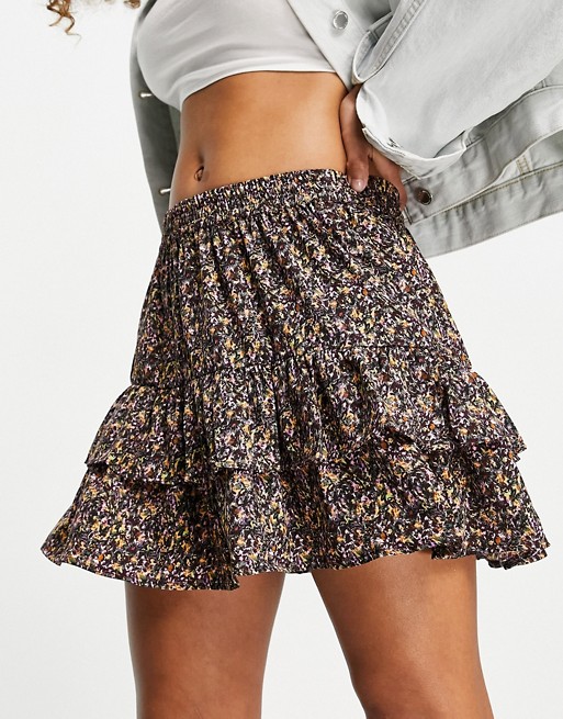 JDY mini skirt co-ord with tiering in floral print