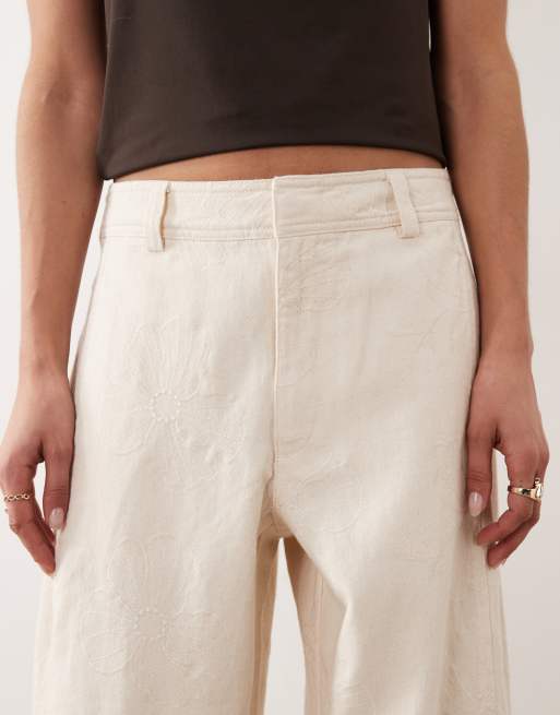 JDY – Naturvita jeans med barrelben och broderade detaljer, 4 av 5