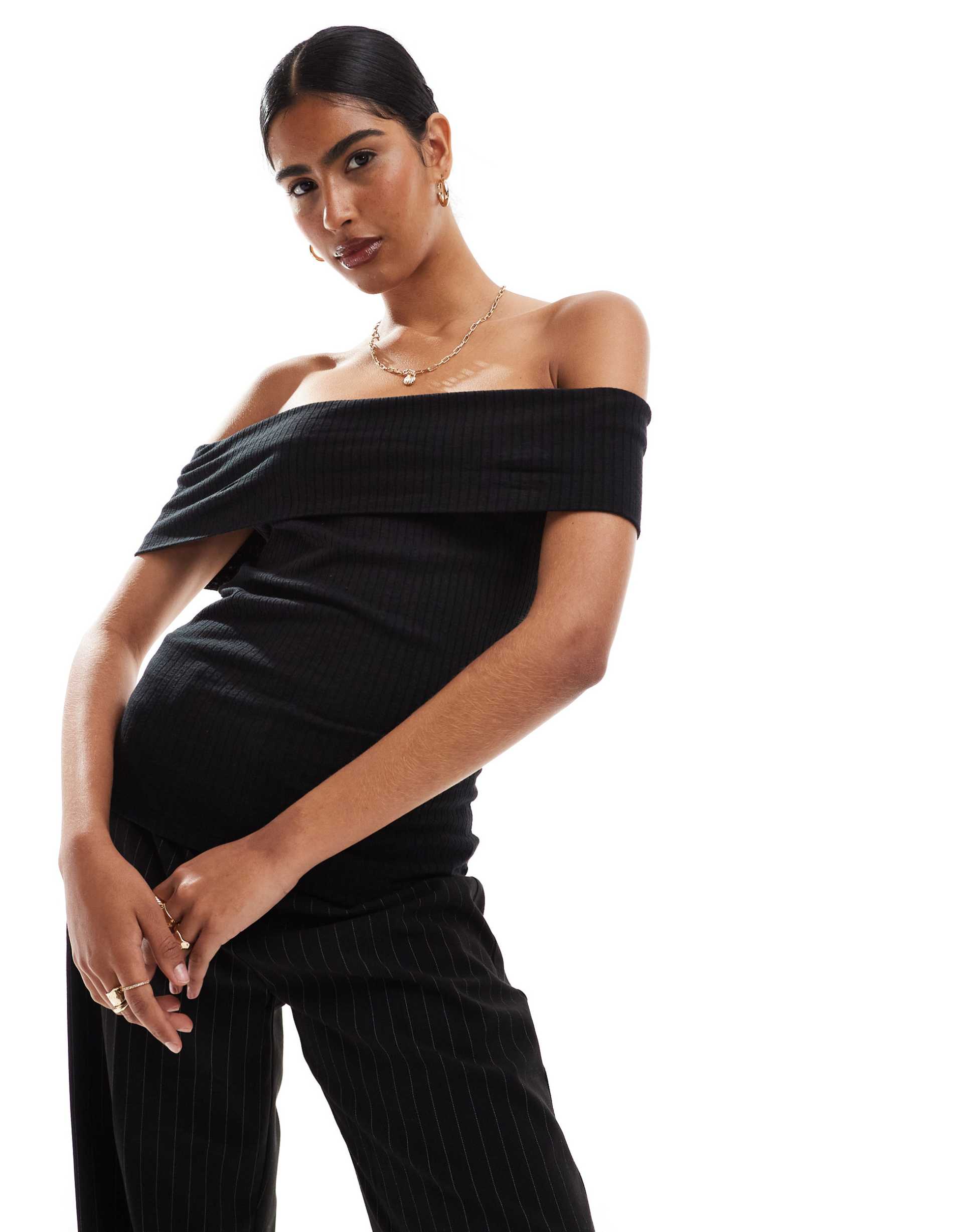 jdy off shoulder top in black