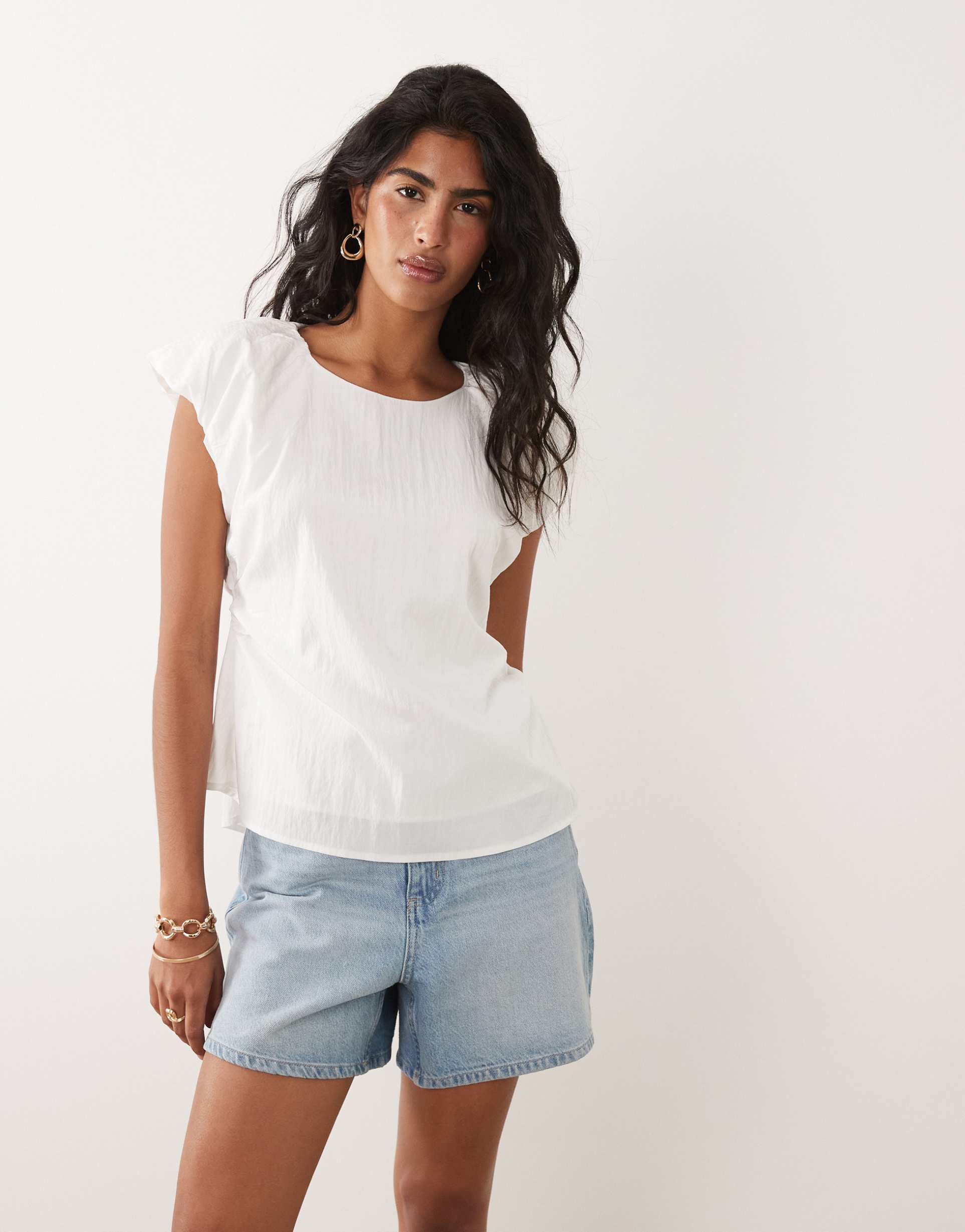 jdy open back fitted top in white