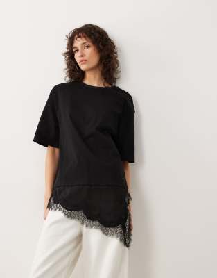 JDY - Oversize-T-Shirt in Schwarz mit Spitzendetails