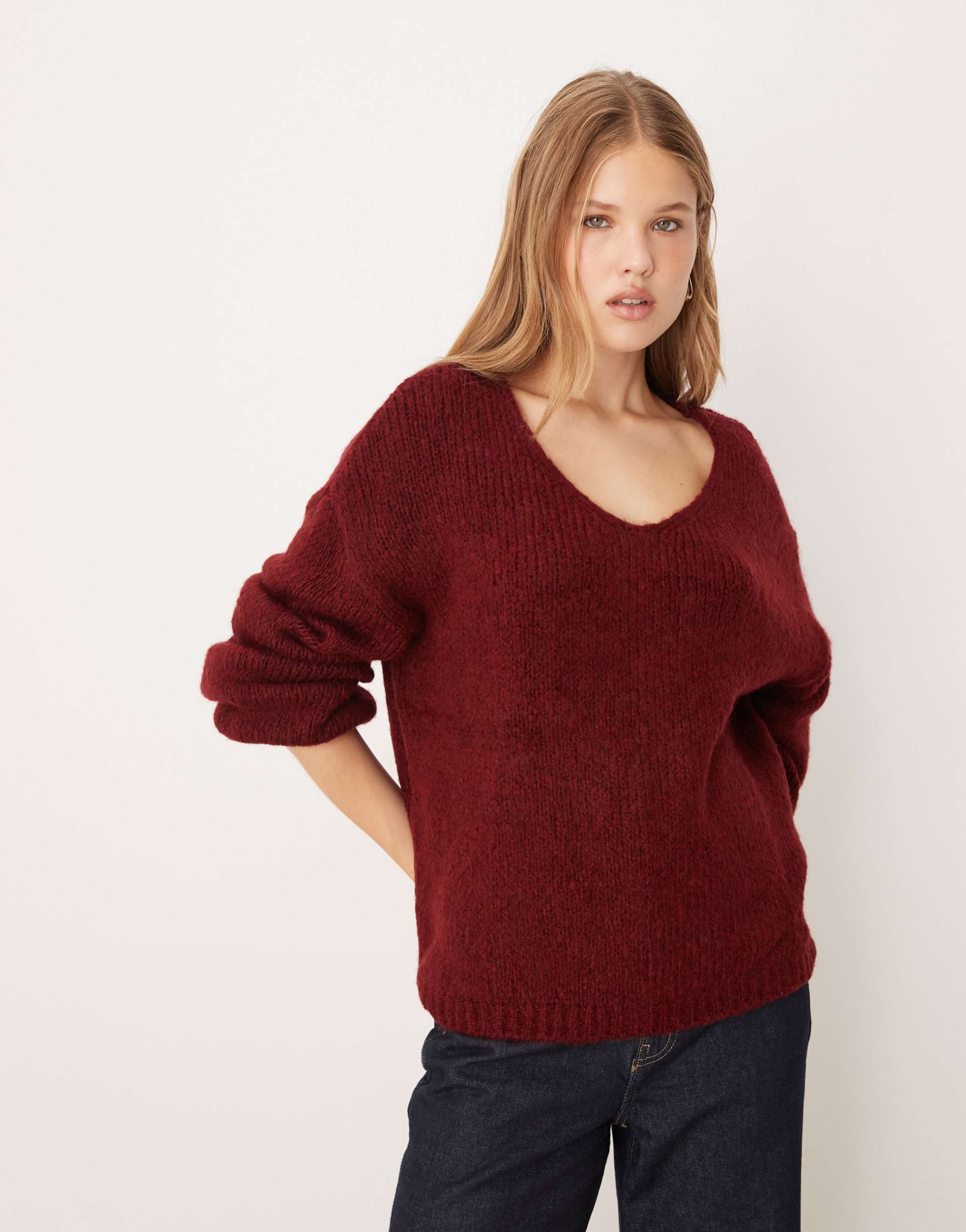 jdy oversized reversible knit sweater in burgundy