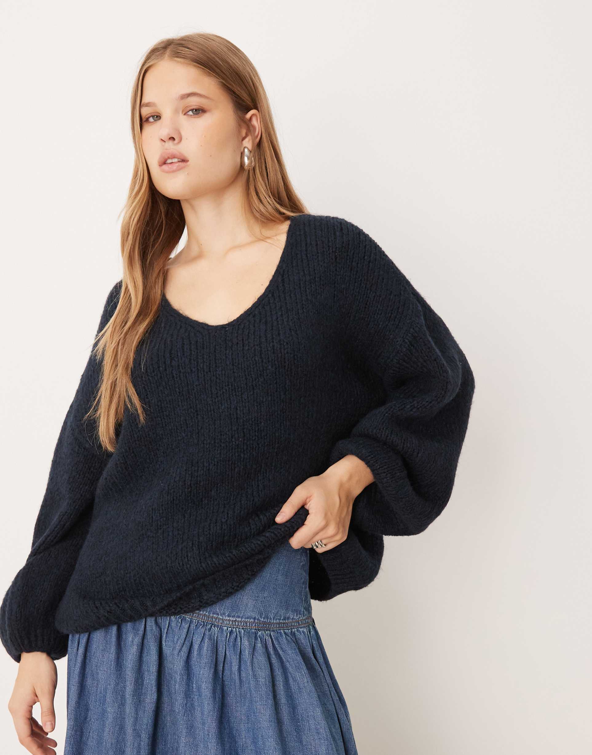 jdy oversized reversible knit sweater in navy