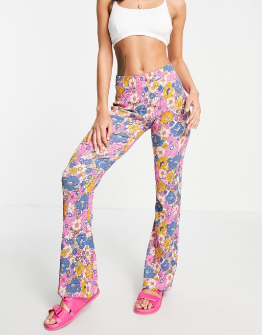 JDY - Pantaloni a zampa con stampa a fiori multicolore 