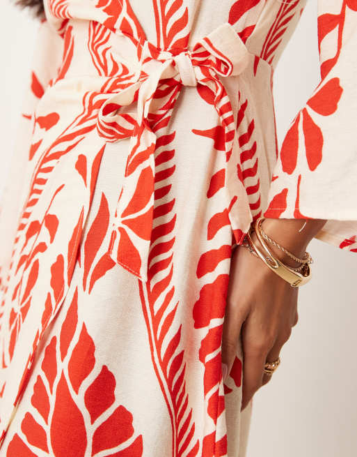 JDY Petite - Beige kimono-kjole med slå-om-snit og rødt blomstermønster, 3 af 4