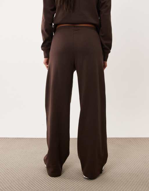 JDY Petite ensemble jogging ample à jambe large en marron chocolat, 5 de 5
