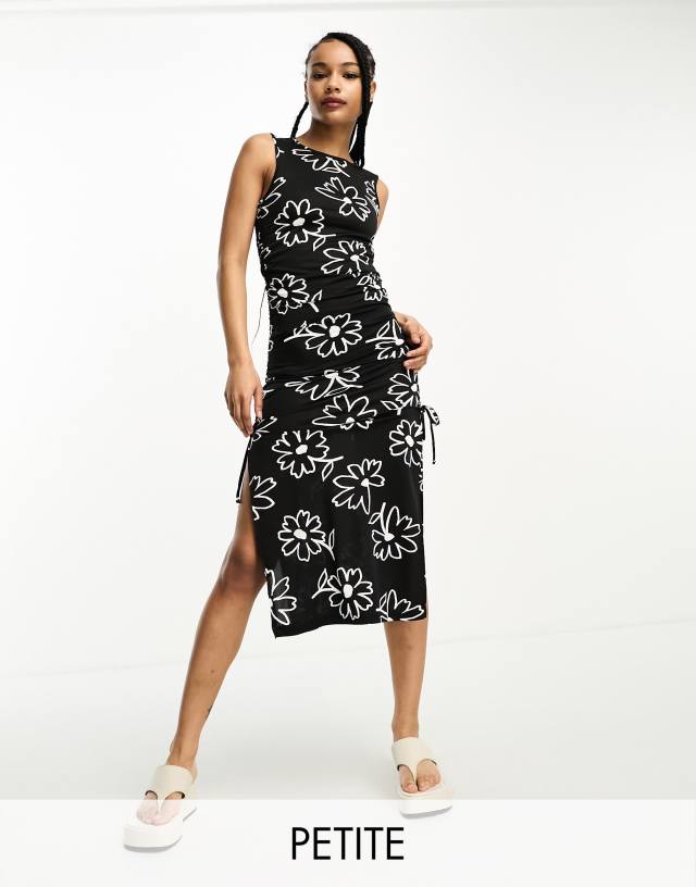 JDY Petite - exclusive keyhole side midi dress in black & white floral