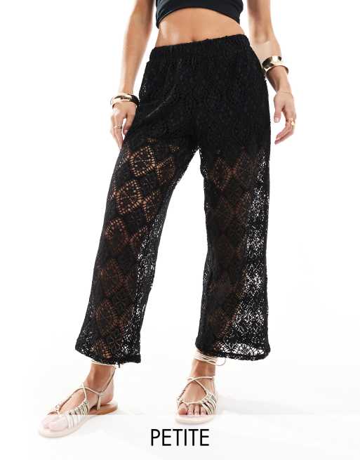 JDY Petite - Gehaakte broek met wijde pijpen en ingebouwde short in zwart 