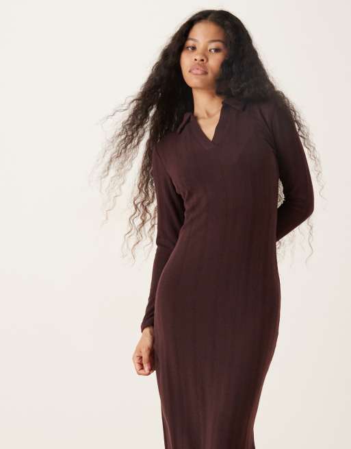 JDY Petite – Maxikleid aus Strick in Schokobraun mit Polokragen, 4 von 4