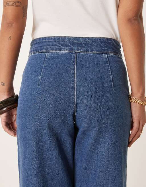 JDY Petite – Mellanblå jeans med vida ben, hög midja och knappdetaljer, 4 av 5