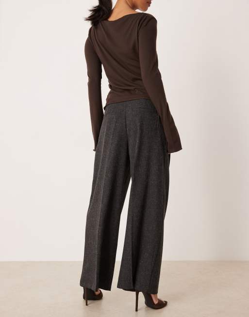 JDY Petite - Pantalon ample et ajusté à taille haute en tissu texturé - Gris foncé, 2 de 5