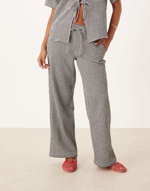 JDY Petite - Pantalon d'ensemble ample en crépon à carreaux vichy - Noir, 5 de 5