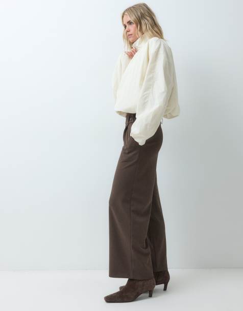 JDY Petite pantalones dad de pierna ancha con detalle de botones en marrón chocolate - view 1