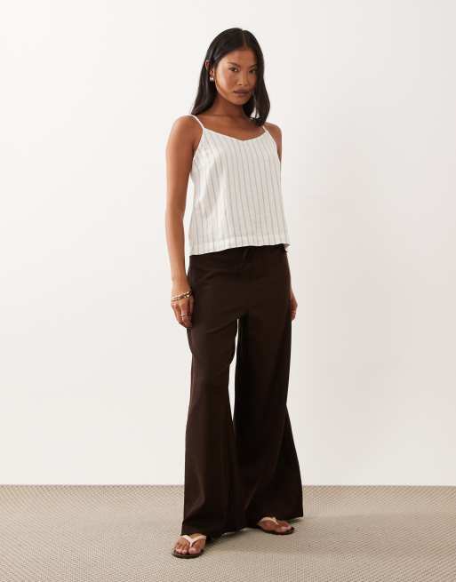 JDY Petite - Pantalones marrón chocolate de corte suelto de tejido texturizado, 5 de 5