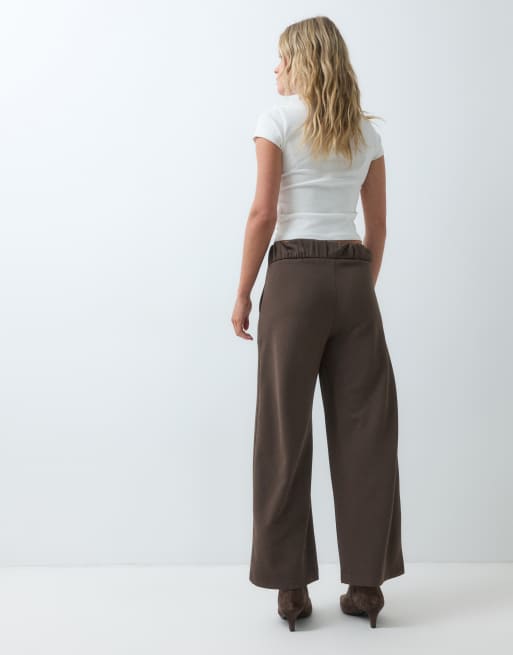 JDY Petite pantaloni sartoriali a gamba larga con dettaglio bottoni marrone, 5 di 5