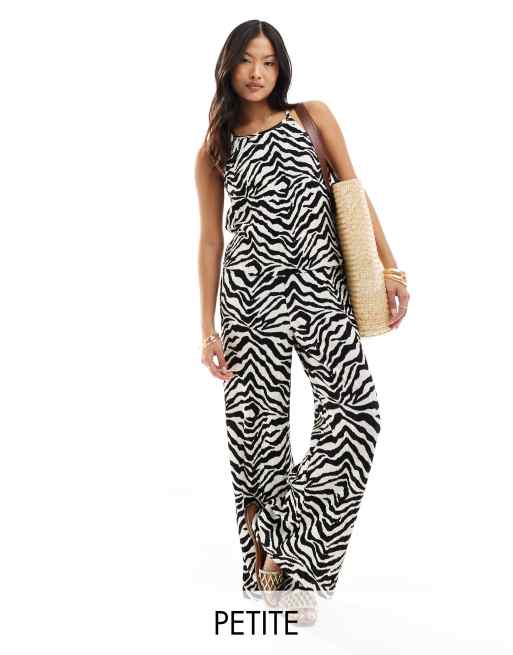 JDY Petite - Plissé broek met wijde pijpen en elastische taille in zwarte en witte zebraprint, deel van co-ord set