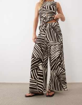 Jdy Petite Pull On Pants In Brown