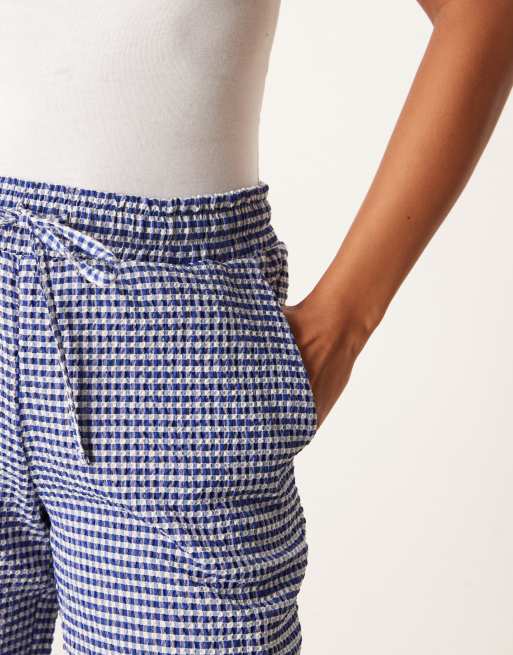 JDY Petite seersucker wide leg pants in blue gingham, 4 of 5