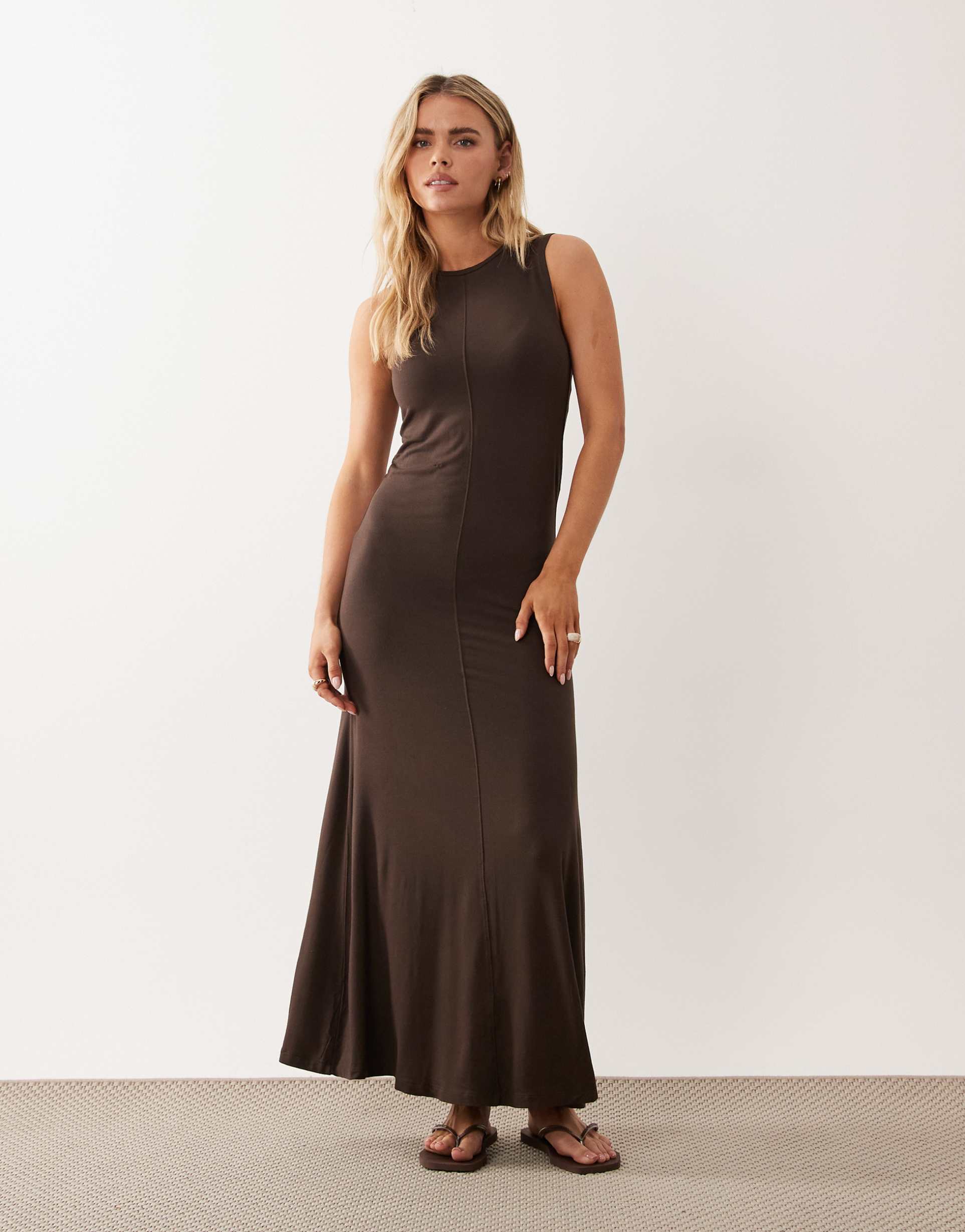 jdy petite sleeveless maxi dress in chocolate brown