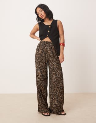 JDY Petite - Strukturierte Hose mit weitem Bein und Leopardenmuster-Braun