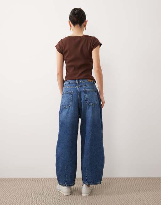 JDY Petite Susie mid waist barrel leg jean in mid blue, 2 of 5