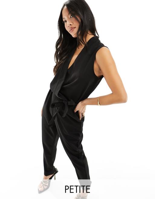 JDY Petite – Svart jumpsuit med v-ringning och skärp
