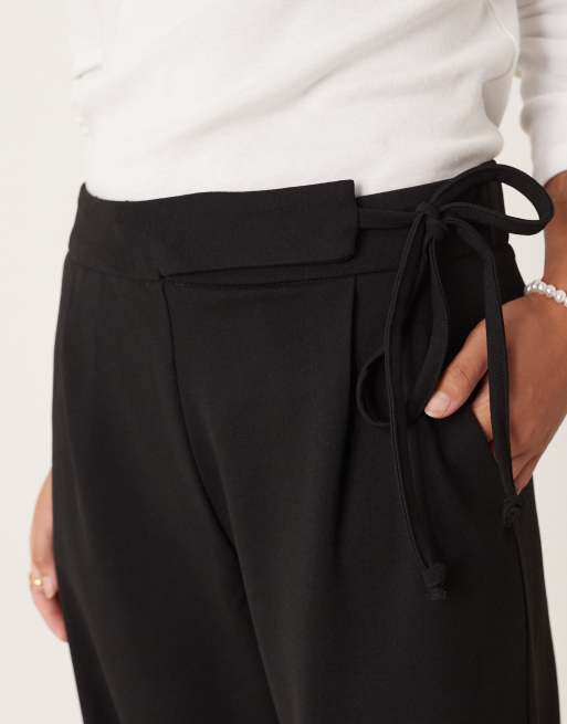 JDY Petite tailored wide leg trouser with tie detail in black, 3 of 5